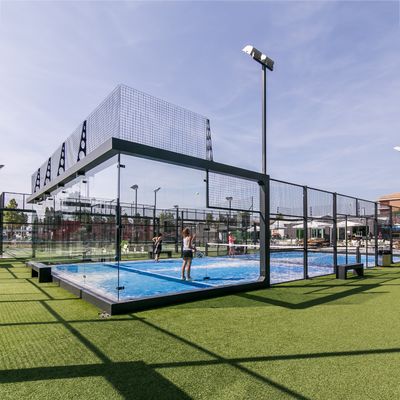 Πανοραμικό Παδέλ Στάδιο Παδέλ γυαλί 10*20m Λευκό Μαύρο Προσαρμοσμένο με Φως Πλημμύρας LED / Ατσάλινο Στάβλο / Ατσάλινο Δίκτυο